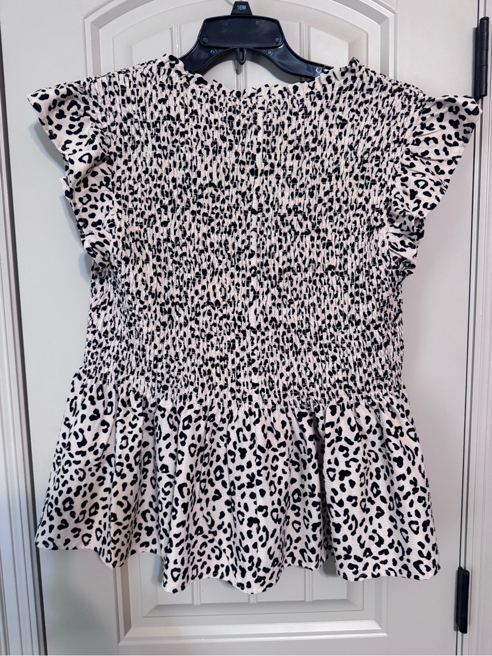 THML Smocked Peplum Leoaprd print top - L NWT - Picture 3 of 3